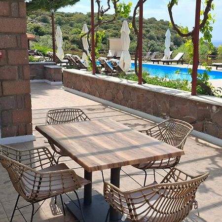 Molivos Castle Apartments มิธิมนา ภายนอก รูปภาพ