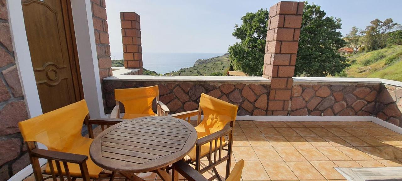 Molivos Castle Apartments มิธิมนา ภายนอก รูปภาพ