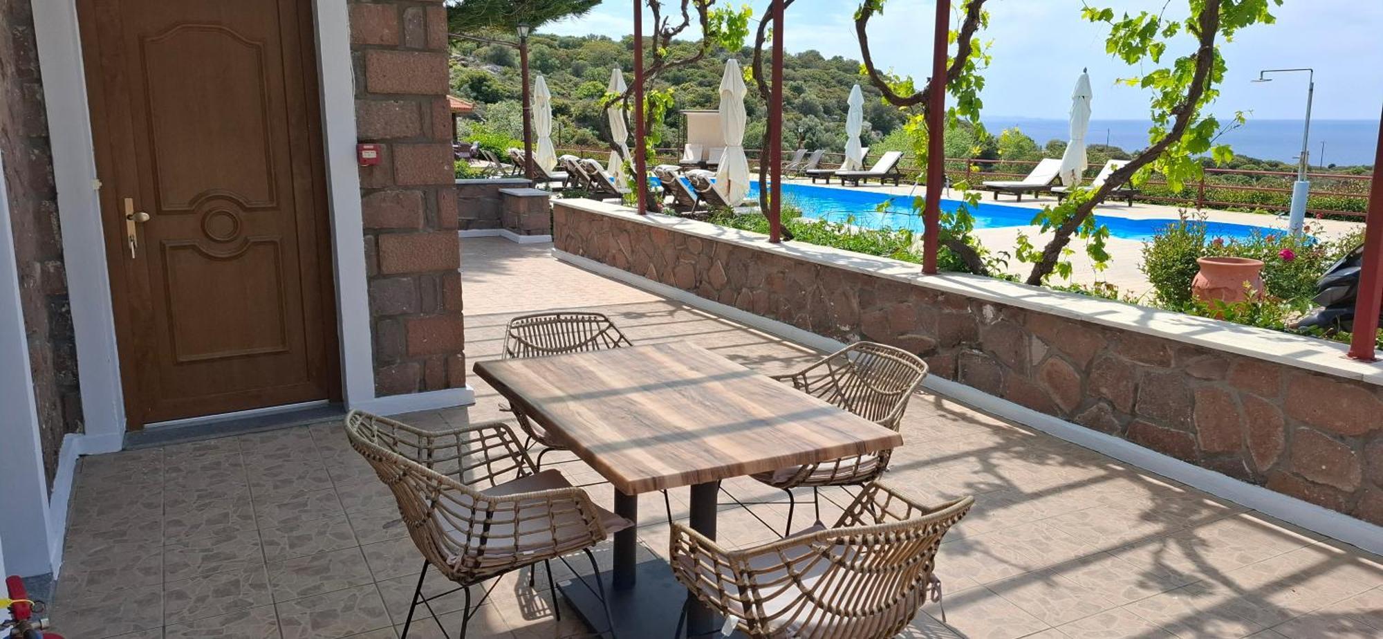 Molivos Castle Apartments มิธิมนา ภายนอก รูปภาพ